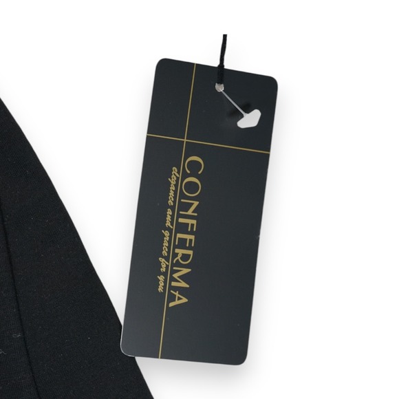 NWT Women's T-Shirt Textured Letters Black Short Sleeve Crew Neck‎ Size M-L - Picture 4 of 5